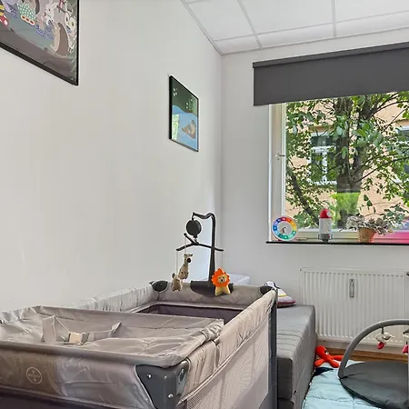 Apartment Group Oasis In Cinema, Pool Table, 17 Beds Munich