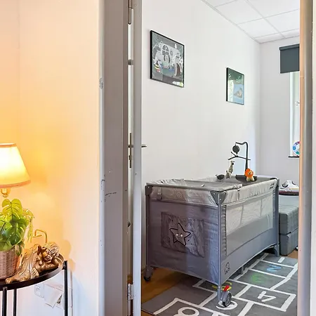 Group Oasis In Cinema, Pool Table, 17 Beds Apartment *