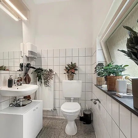 Apartment Group Oasis In Cinema, Pool Table, 17 Beds Munich
