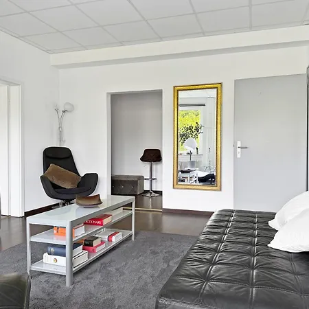 Group Oasis In Cinema, Pool Table, 17 Beds Apartment