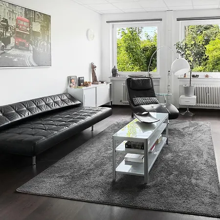 Group Oasis In Cinema, Pool Table, 17 Beds Apartment *