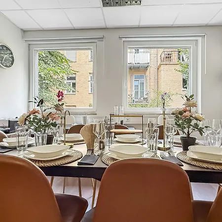 Group Oasis In Cinema, Pool Table, 17 Beds Apartment Munich