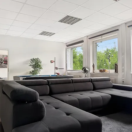 Apartment Group Oasis In Cinema, Pool Table, 17 Beds Munich