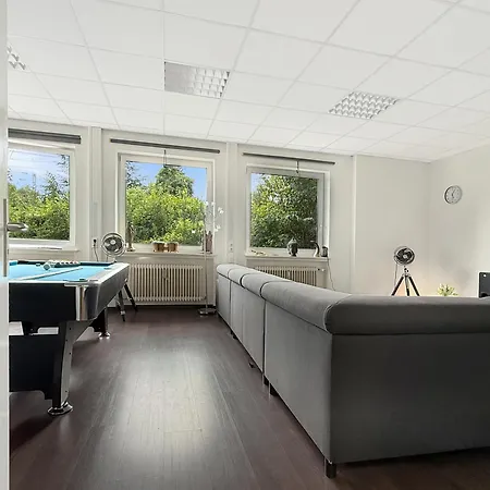 Group Oasis In Cinema, Pool Table, 17 Beds