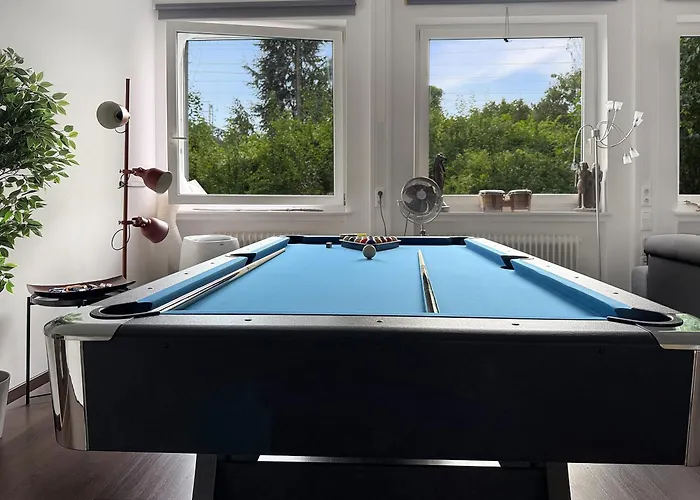 Appartement Gruppen Oase Kino, Billardtisch & 17 Betten Munich