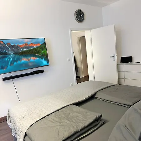 Gruppen Oase Kino, Billardtisch & 17 Betten Apartmán